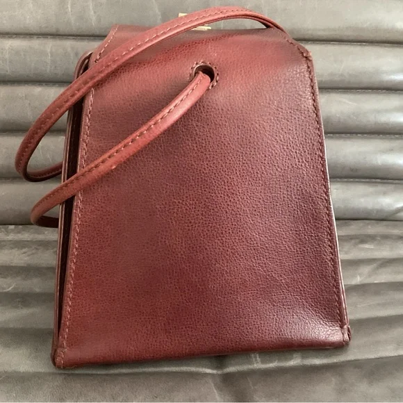 Neely & Chloe chocolate brown leather small bucket cross body bag - Picture 3 of 9